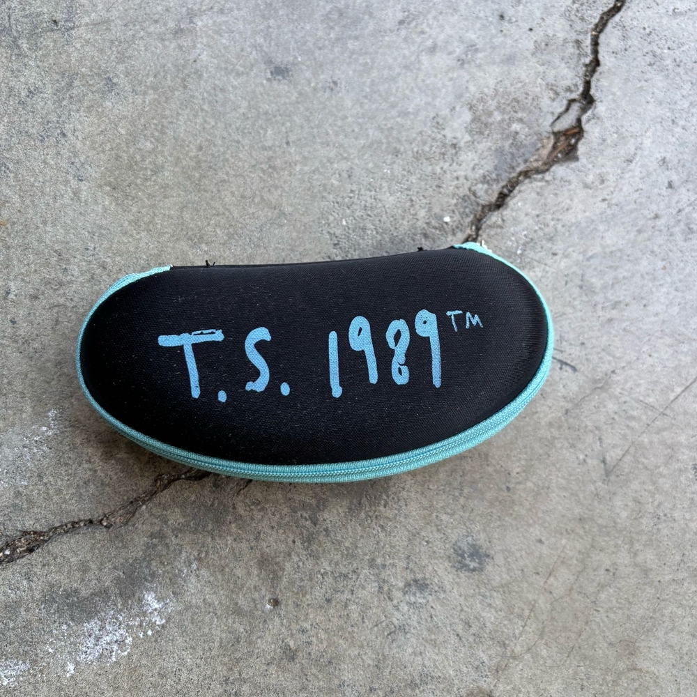 Taylor Swift Black and Blue 1989 Case